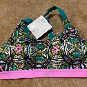 Victoria Secret Sports Bra, new with tag!